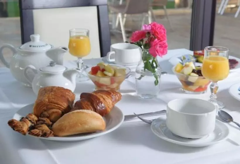 Отель Hôtel Spa Restaurant La Madrague