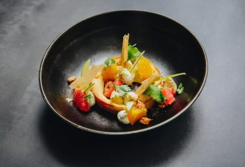 Отель Hôtel Spa Restaurant La Madrague