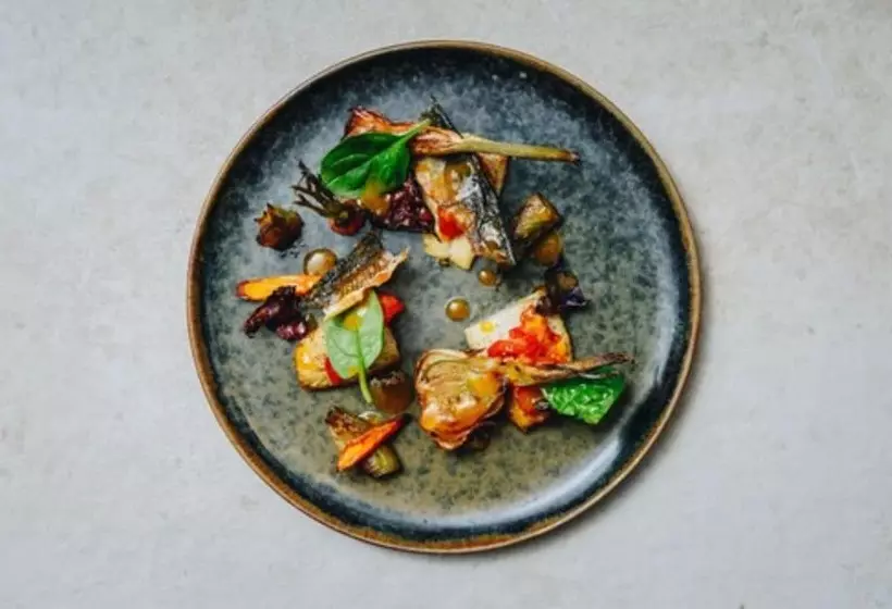 Отель Hôtel Spa Restaurant La Madrague