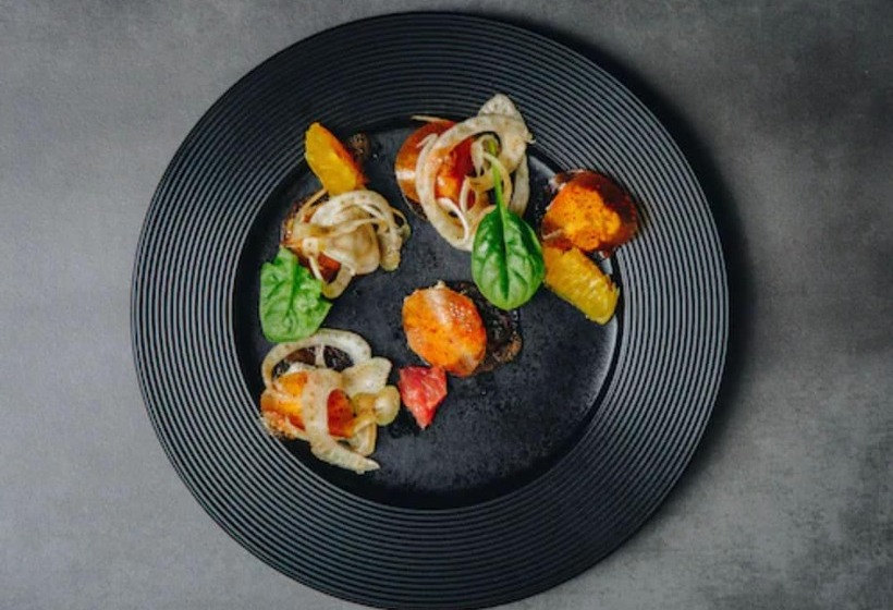 Отель Hôtel Spa Restaurant La Madrague