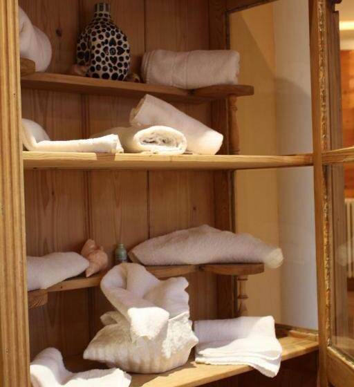 בית מלון כפרי Le Rocher