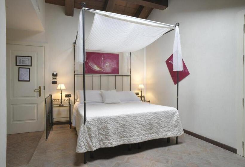 هتل Relais Bella Rosina Pool & Spa