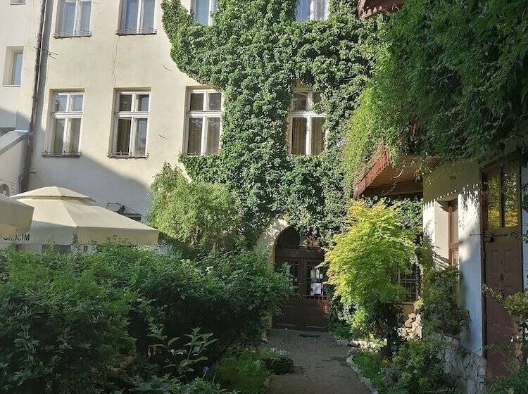 Globtroter Guest House