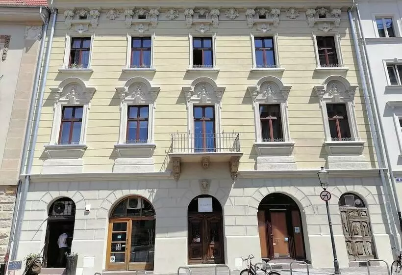 Globtroter Guest House