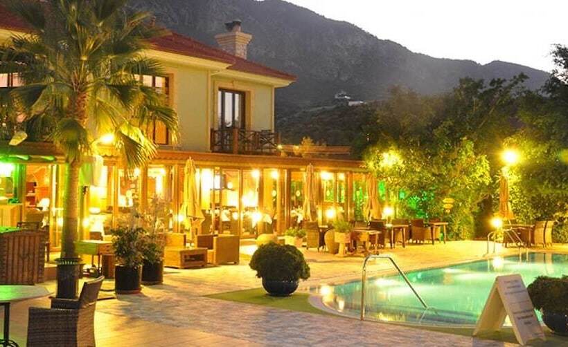 هتل Bella View Art Boutique