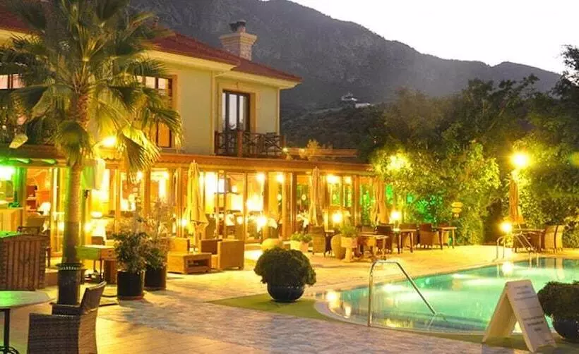 هتل Bella View Art Boutique