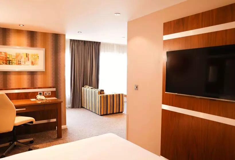 Hotel Doubletree By Hilton  Milton Keynes