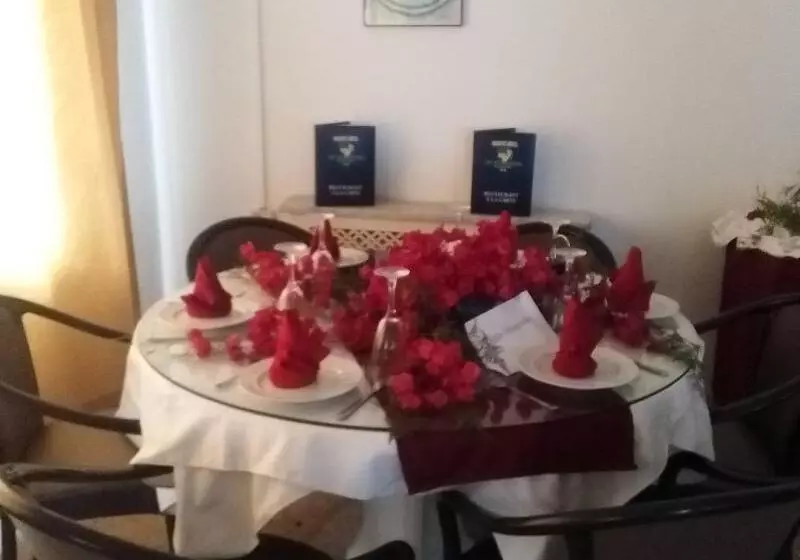 Hotel Les Citronniers