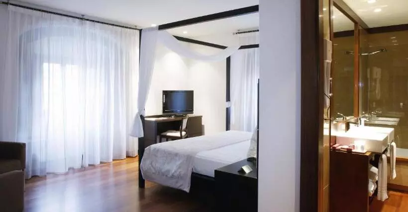 Hotel Palacio De Meras