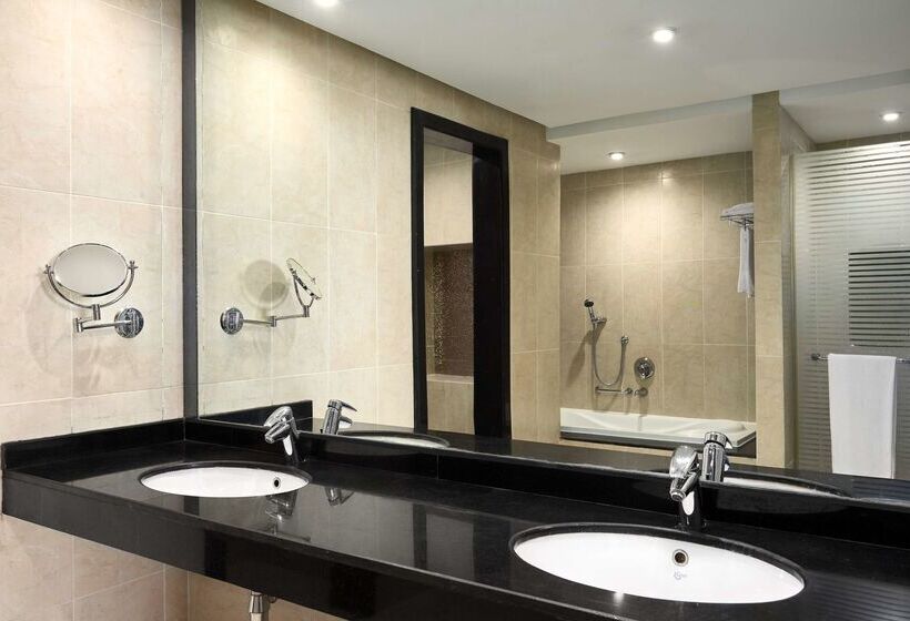 Radisson Blu Hotel & Convention Center, Alexandria