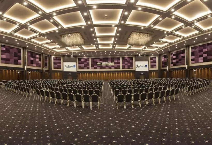 Radisson Blu Hotel & Convention Center, Alexandria