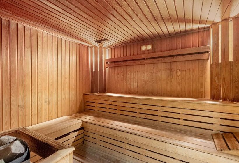 Radisson Blu Hotel & Convention Center, Alexandria