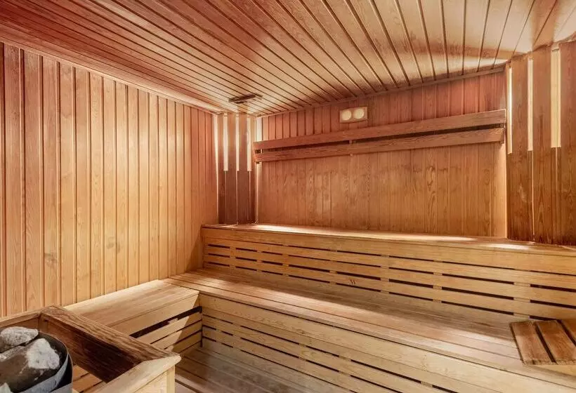 Radisson Blu Hotel & Convention Center, Alexandria