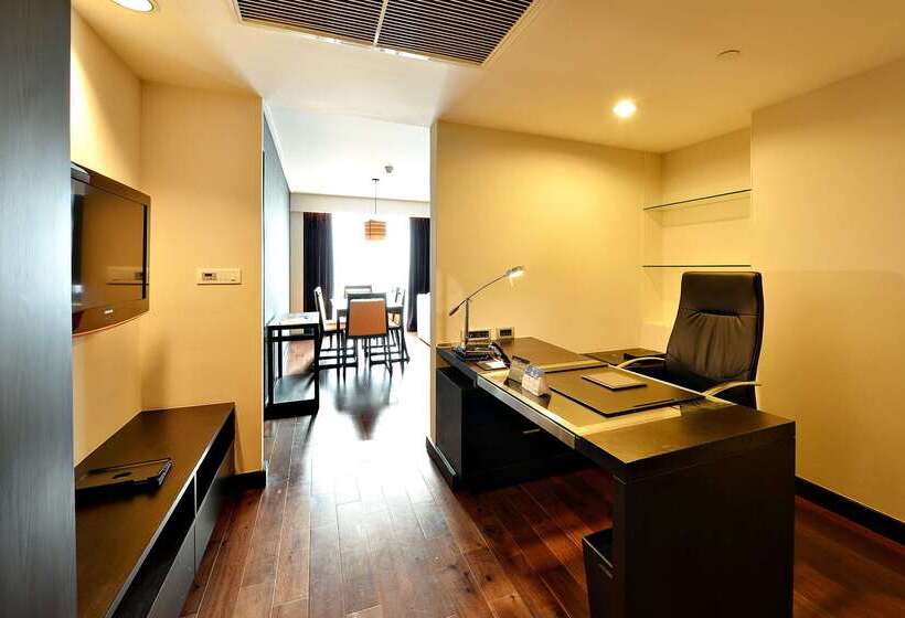 هتل Radisson Suites Bangkok Sukhumvit