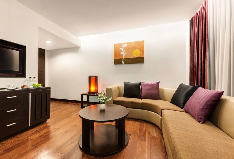 هتل Radisson Suites Bangkok Sukhumvit