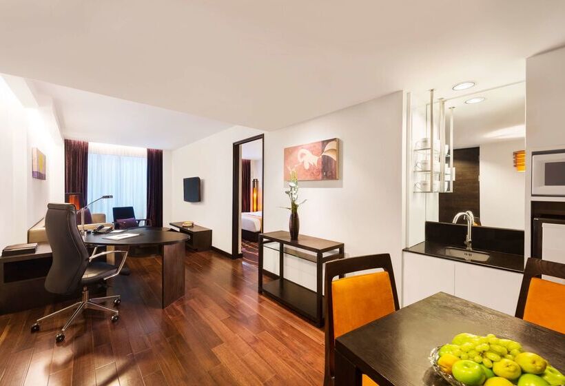 هتل Radisson Suites Bangkok Sukhumvit