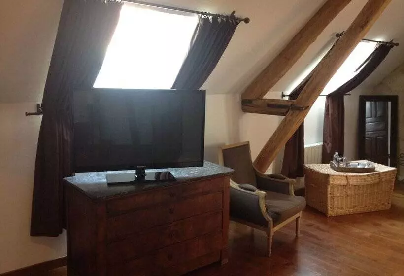 Отель L Aunette Cottage