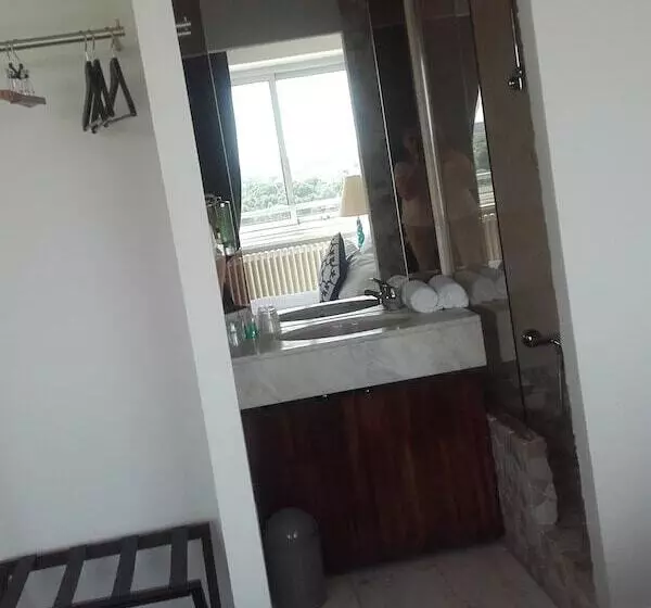 هتل The Originals City, Hôtel Le Concorde Panoramique, Thionville