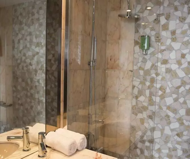 هتل The Originals City, Hôtel Le Concorde Panoramique, Thionville