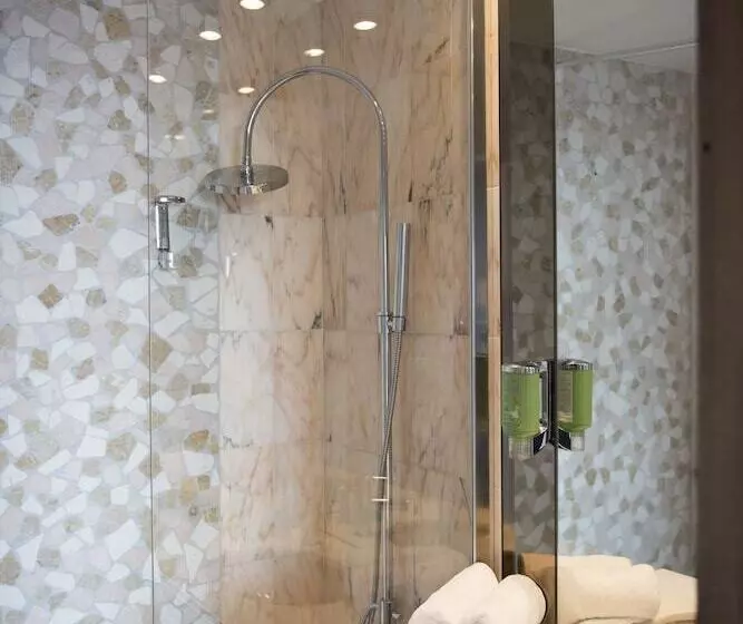 هتل The Originals City, Hôtel Le Concorde Panoramique, Thionville