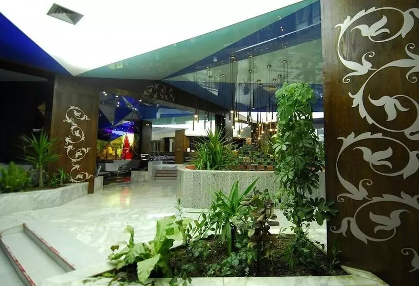 リゾートホテル Chiraz Club   Families Only