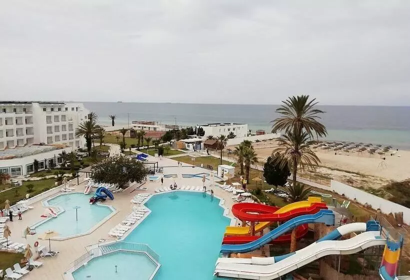 リゾートホテル Chiraz Club   Families Only