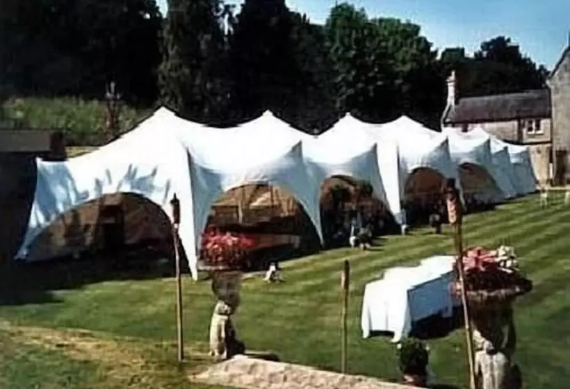 민박 Burcombe Manor