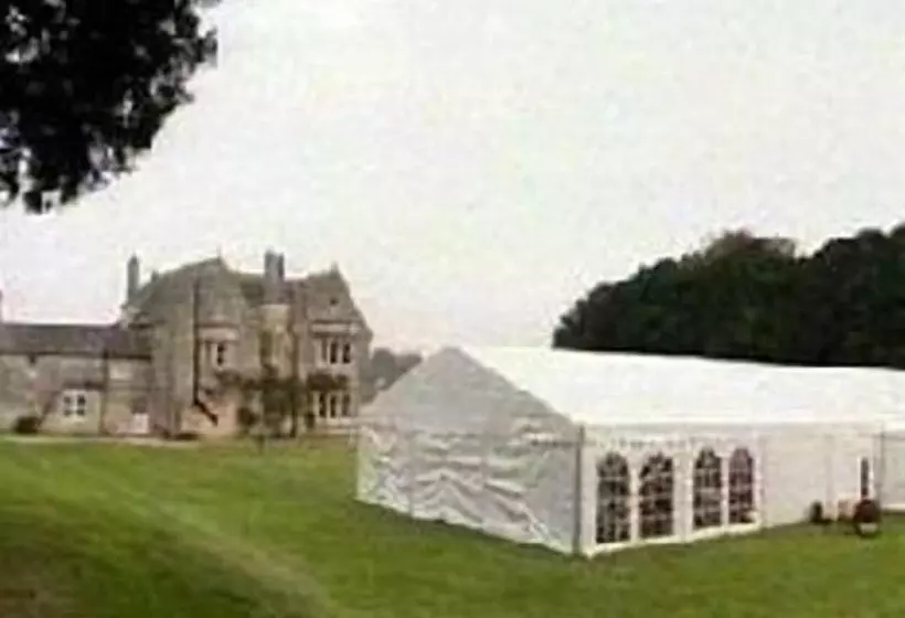 민박 Burcombe Manor