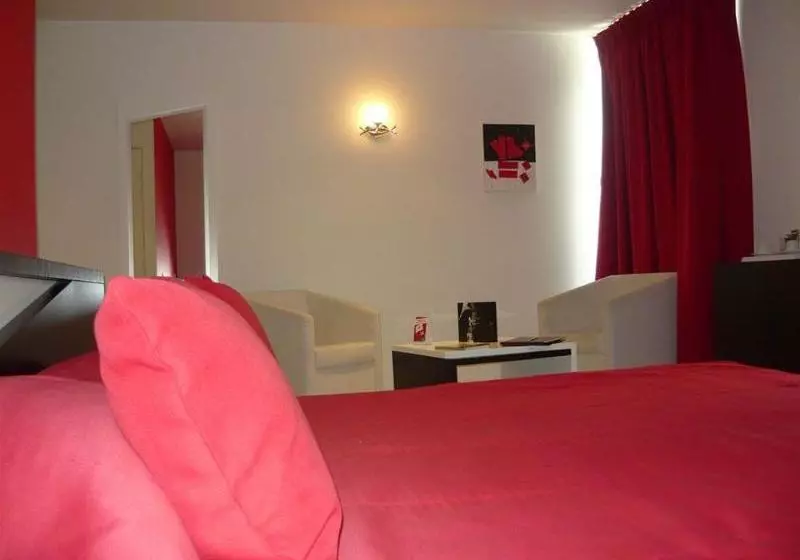 Отель Auberge De Condé