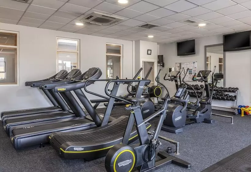 Отель Canal Court