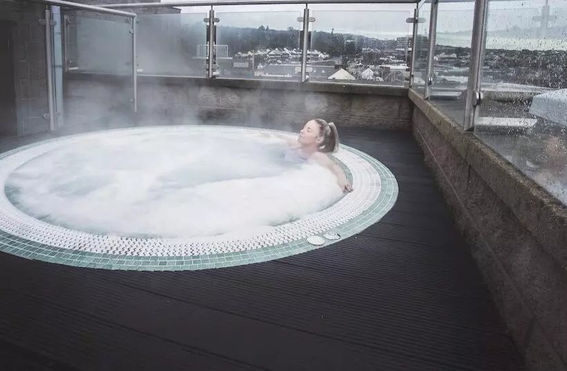 Отель Canal Court