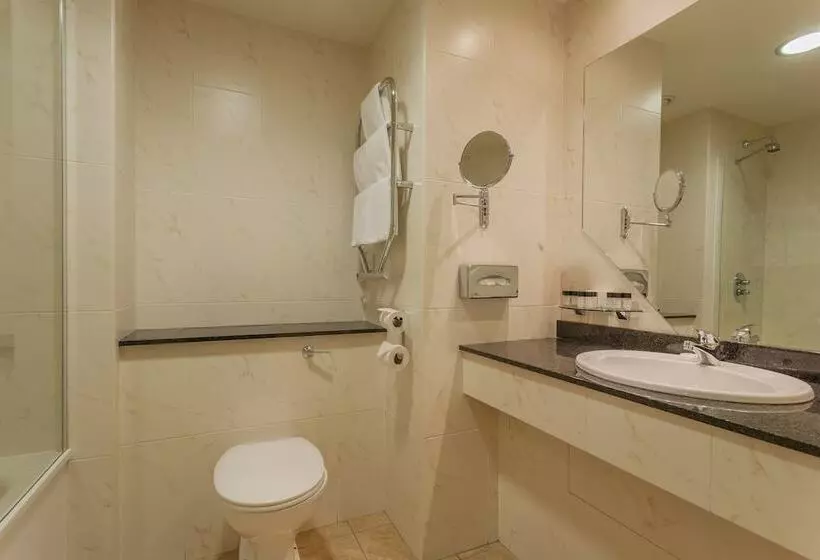 Отель Canal Court