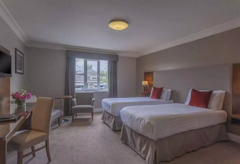 Отель Canal Court