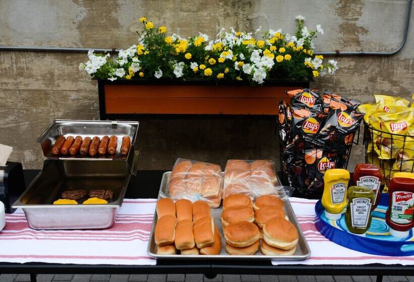 فندق Chicago Getaway Hostel