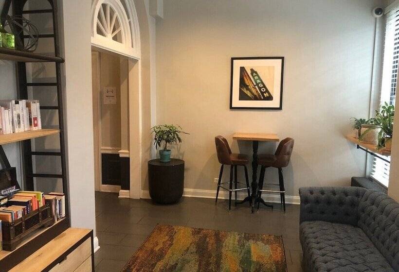 فندق Chicago Getaway Hostel