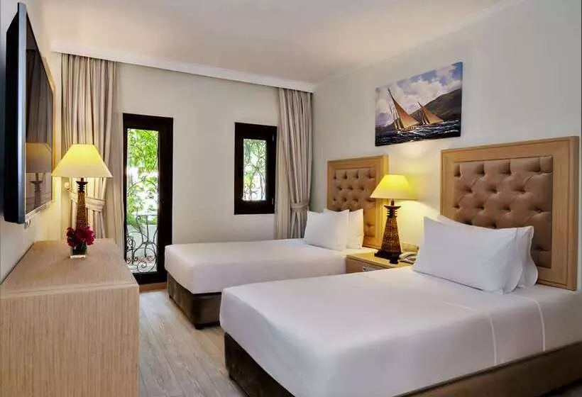 Отель Doubletree By Hilton Bodrum Marina Vista