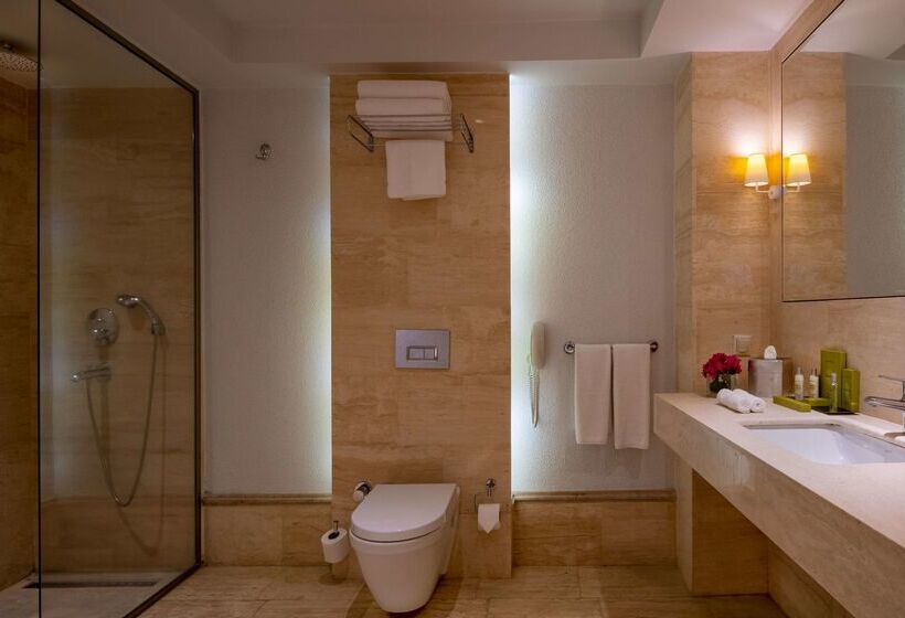 Отель Doubletree By Hilton Bodrum Marina Vista