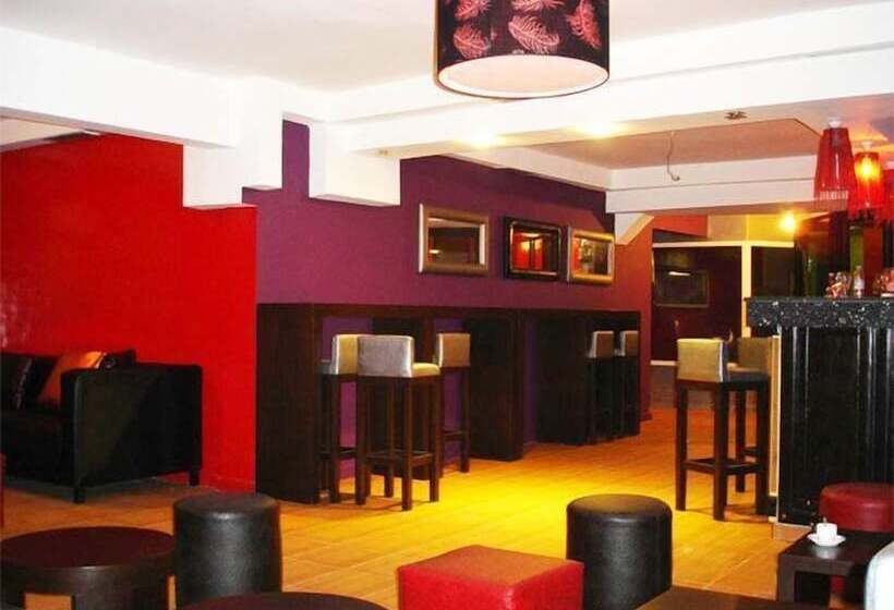 Отель East West