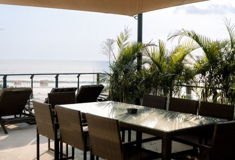 ホテル Furamaxclusive Ocean Beach Seminyak Bali