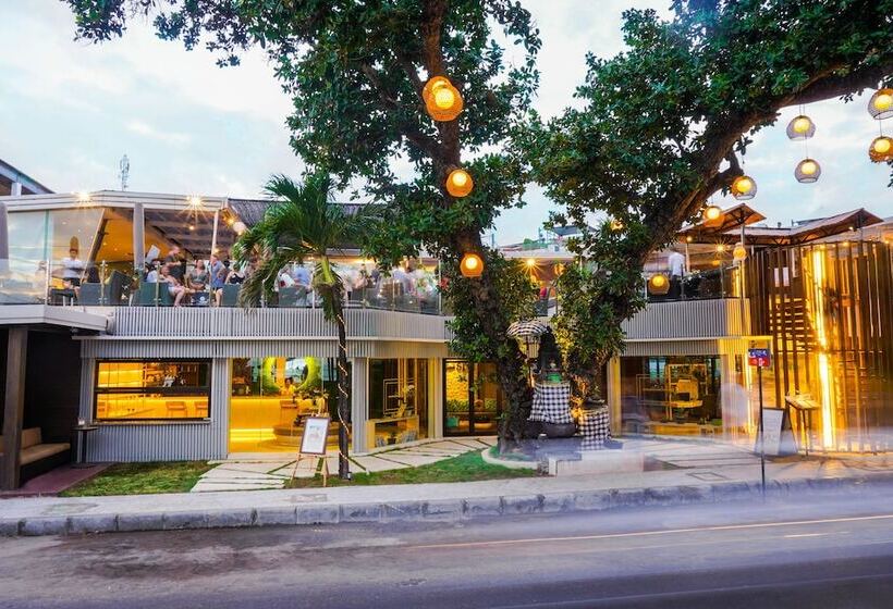 ホテル Furamaxclusive Ocean Beach Seminyak Bali