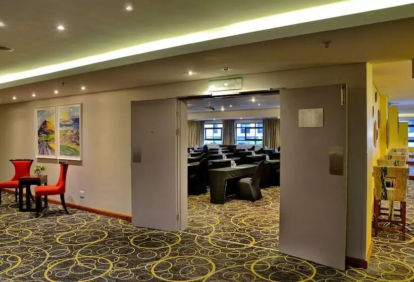 Hotel Cresta Grande Cape Town