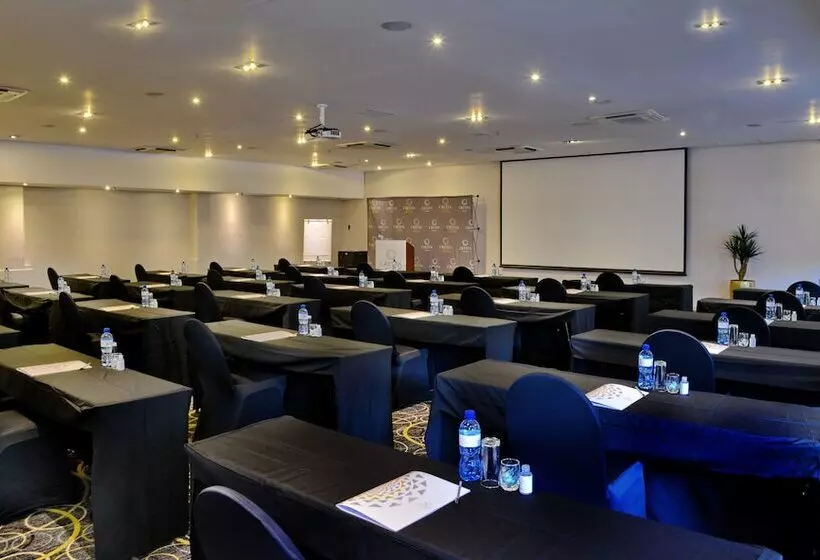 Hotel Cresta Grande Cape Town