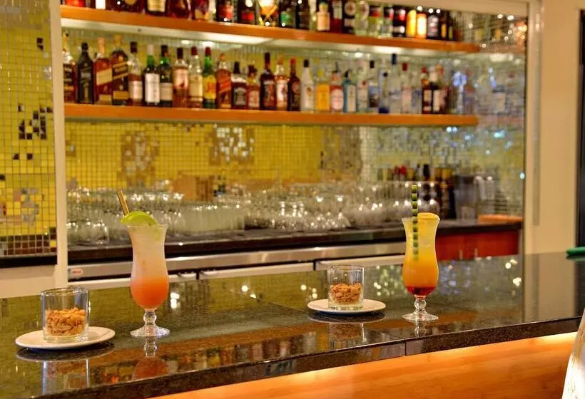 Hotel Cresta Grande Cape Town