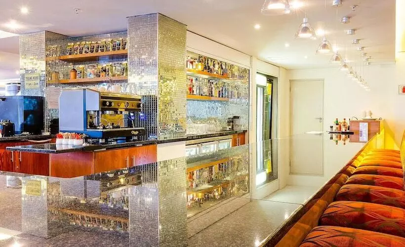 Hotel Cresta Grande Cape Town