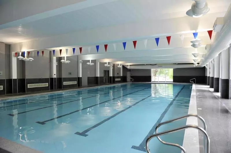 酒店 The Lensbury Resort