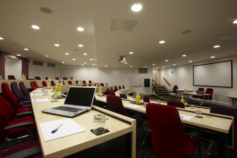 ホテル The Lensbury Resort