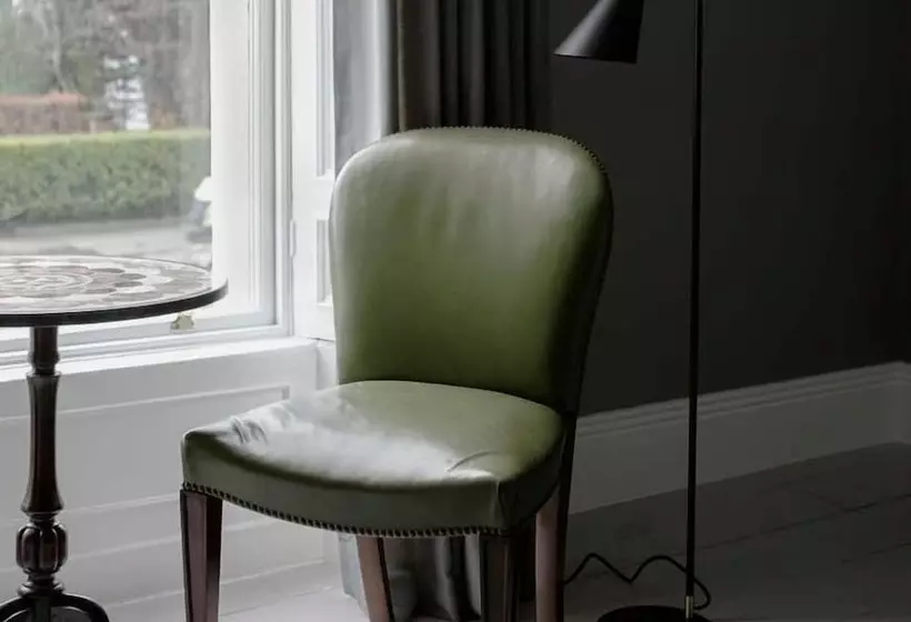 בית מלון כפרי Pembroke Hall