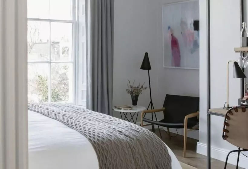 בית מלון כפרי Pembroke Hall