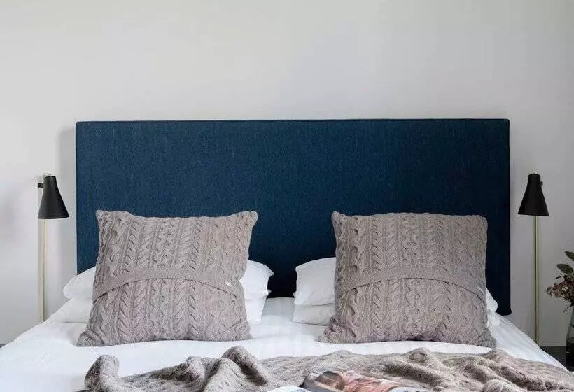 בית מלון כפרי Pembroke Hall