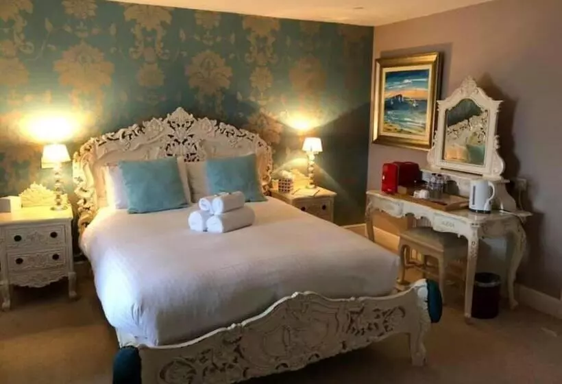 Отель Seawood House Boutique Bed And Breakfast